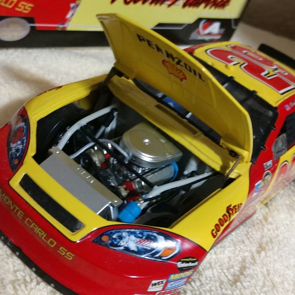 SOLD!!!KEVIN HARVICK #29 Shell Pennzoil 2007 Monte Carlo SS 1:24 NASCAR Diecast - Picture 4 of 12
